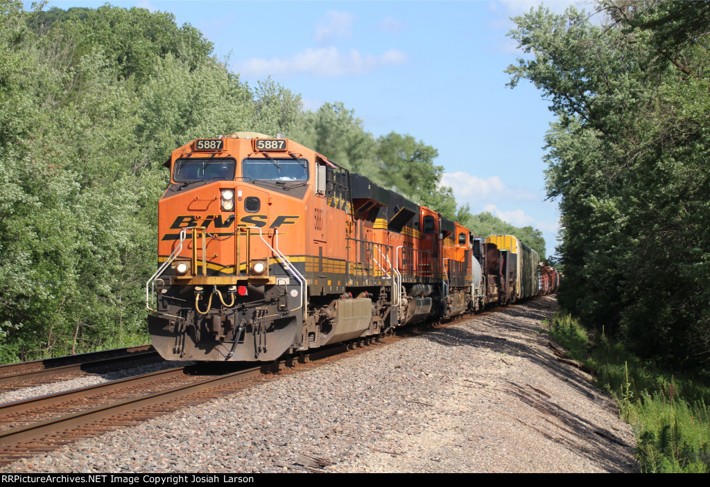 BNSF 5887 West